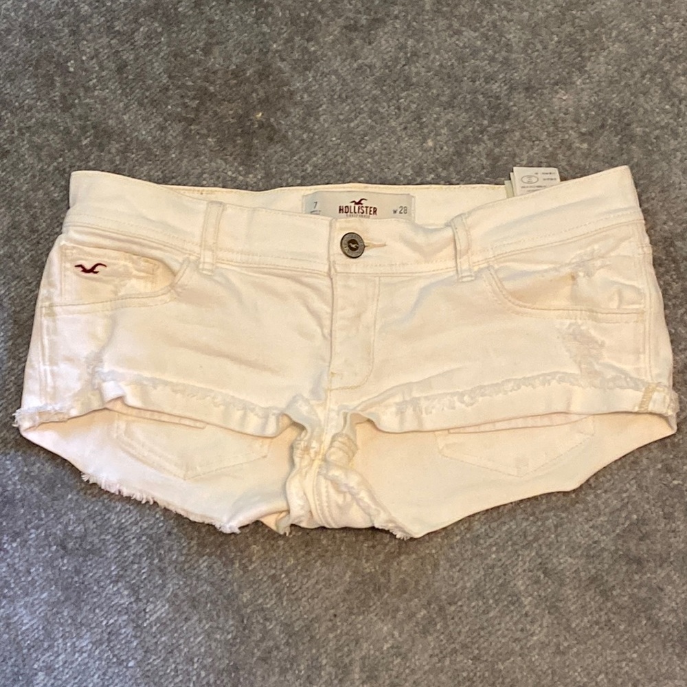 Juniors size 7 waist 28 Hollister Shorts White Distressed EUC